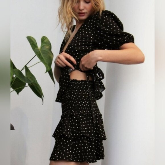 Aritzia Sunday Best Strawberry Fields Ruffle skirt blackwhite polka dot size L - Picture 1 of 10